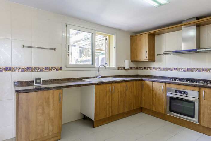 Image No.13-4 Bed Property for sale