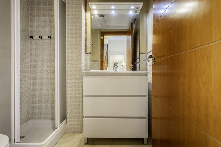 Image No.17-4 Bed Property for sale