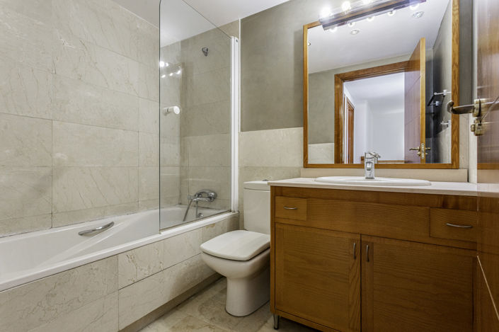 Image No.19-4 Bed Property for sale