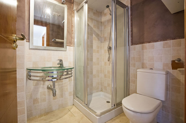 Image No.21-4 Bed Property for sale