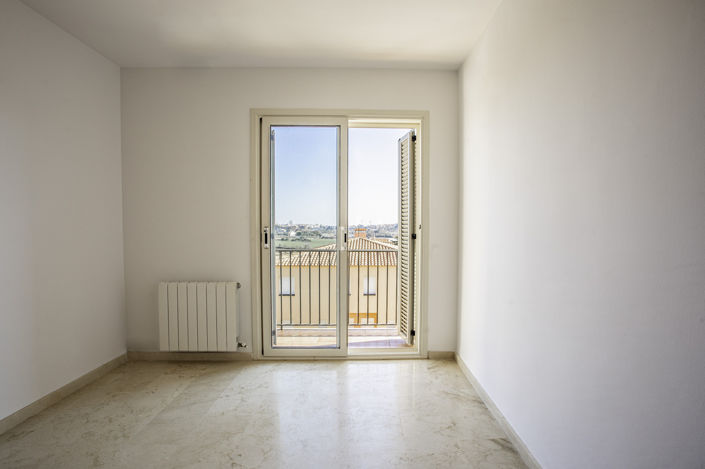 Image No.22-4 Bed Property for sale