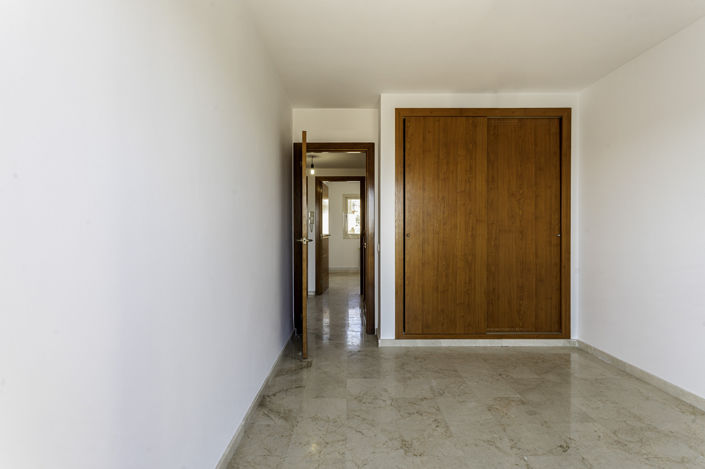 Image No.24-4 Bed Property for sale