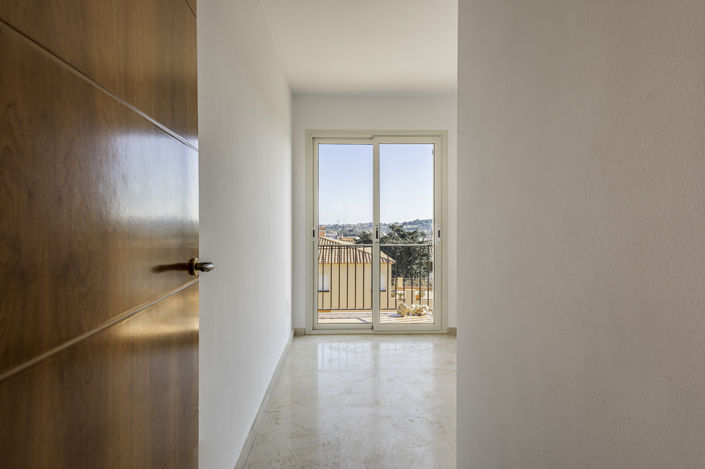 Image No.25-4 Bed Property for sale