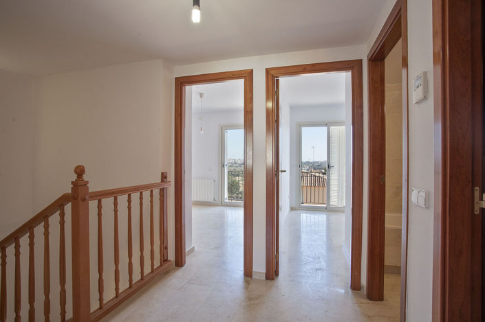 Image No.28-4 Bed Property for sale