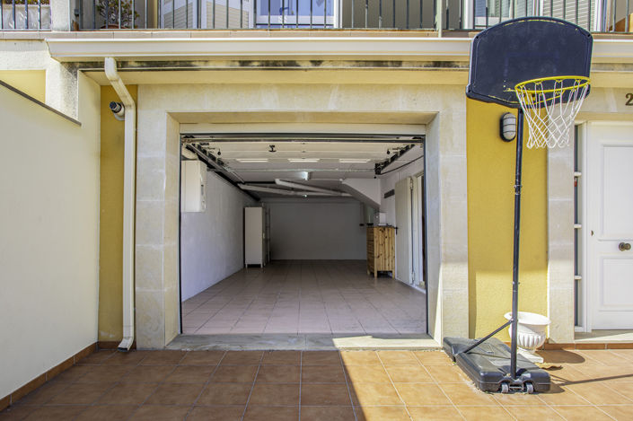 Image No.45-4 Bed Property for sale