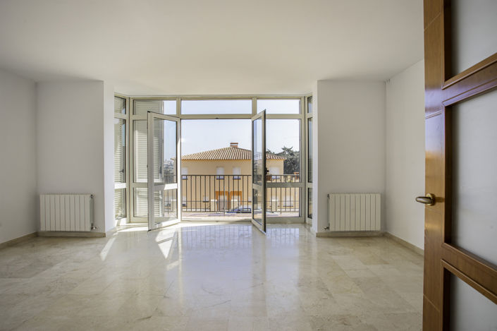 Image No.6-4 Bed Property for sale