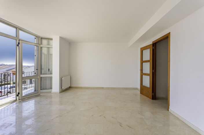 Image No.8-4 Bed Property for sale