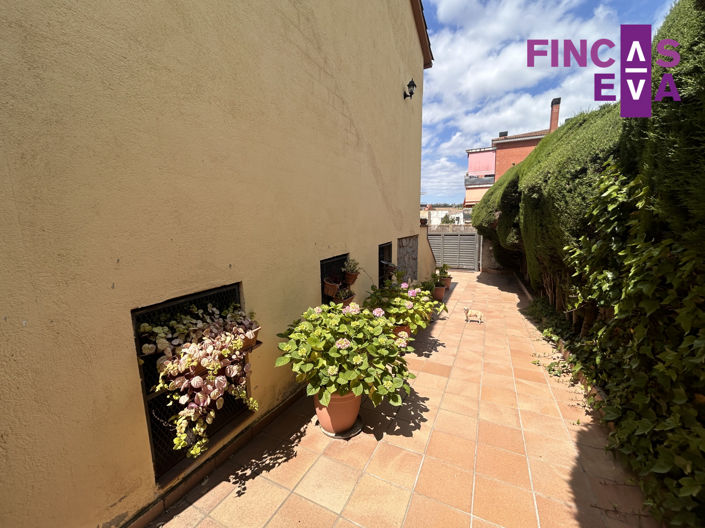 Image No.12-4 Bed Property for sale