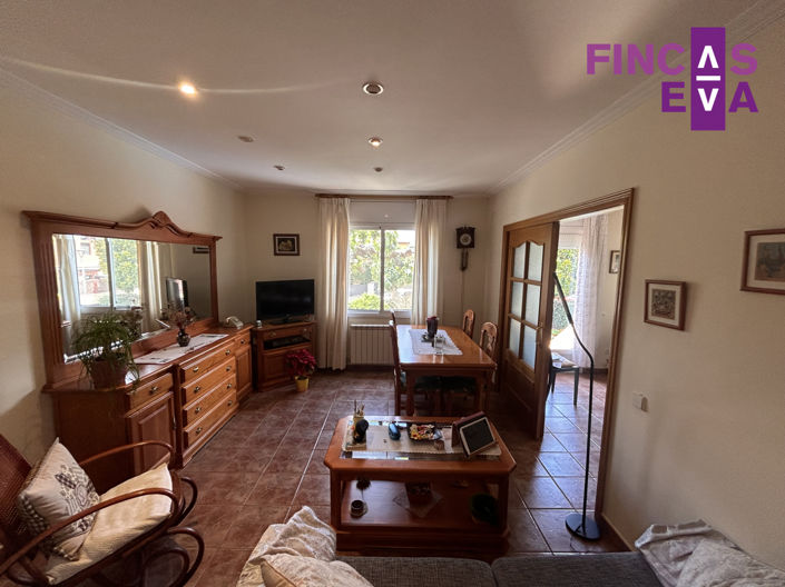 Image No.15-4 Bed Property for sale