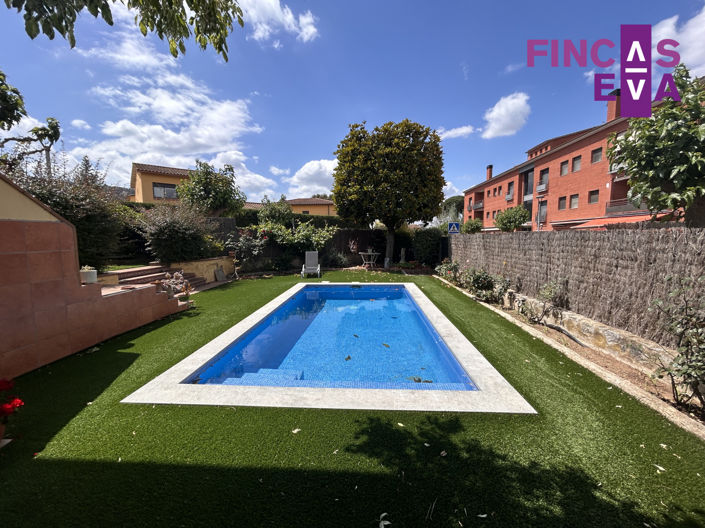 Image No.5-4 Bed Property for sale