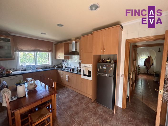 Image No.24-4 Bed Property for sale