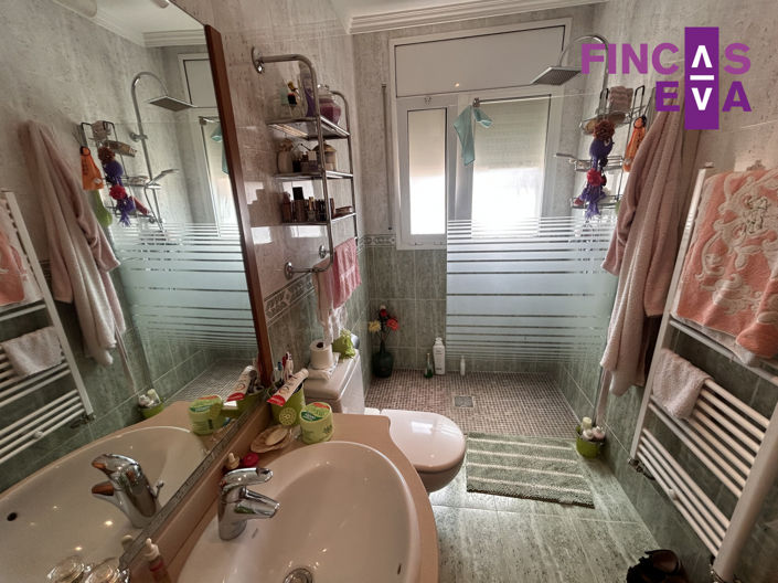 Image No.29-4 Bed Property for sale