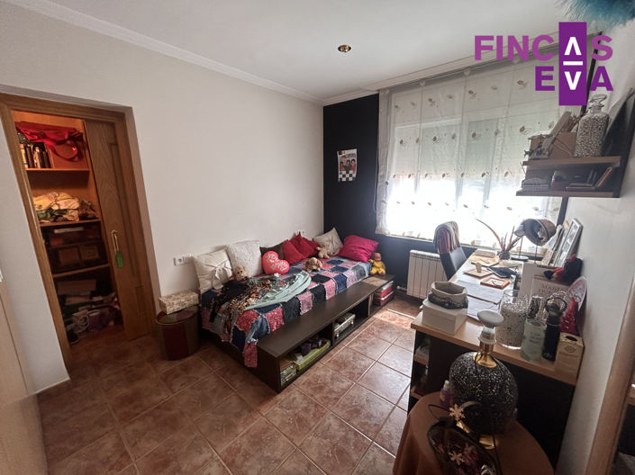 Image No.30-4 Bed Property for sale