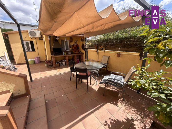 Image No.37-4 Bed Property for sale