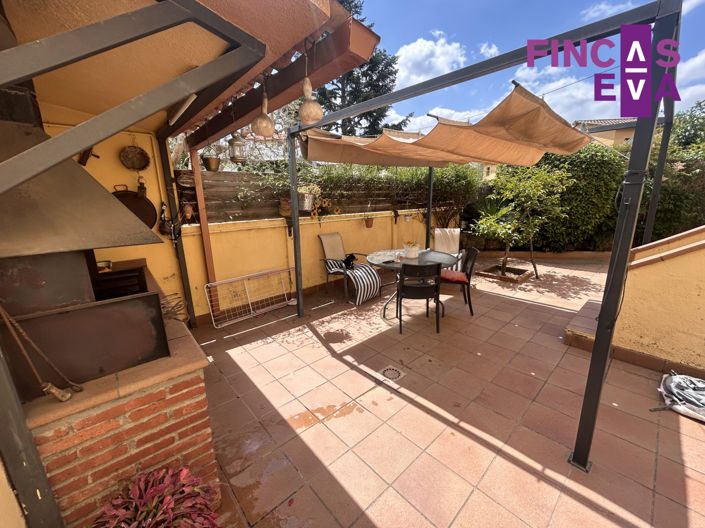 Image No.40-4 Bed Property for sale