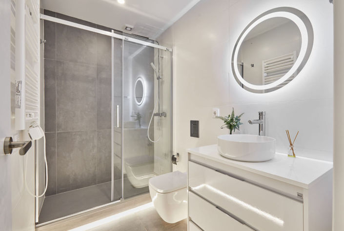 Image No.12-1 Bed Property for sale