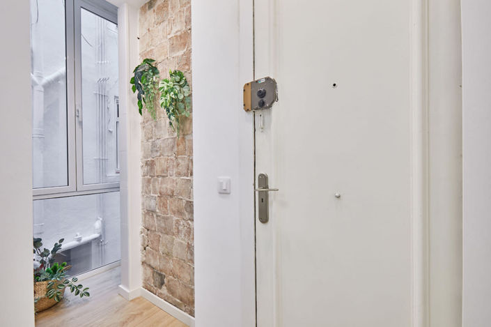 Image No.21-1 Bed Property for sale