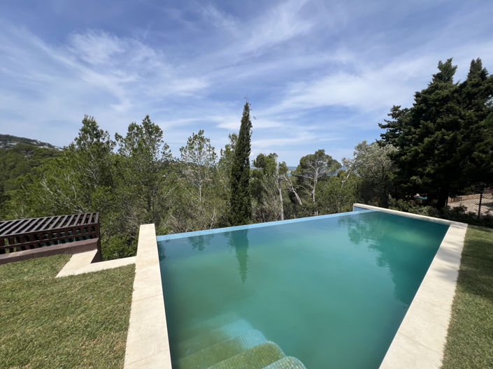 Image No.11-4 Bed Property for sale