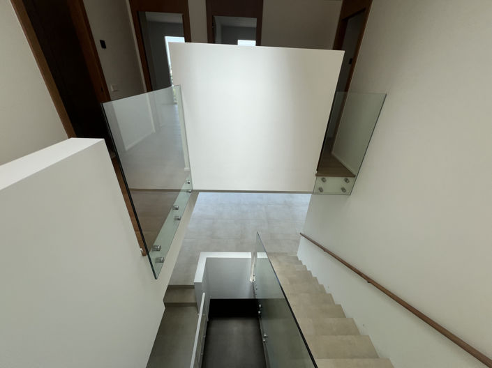 Image No.14-4 Bed Property for sale