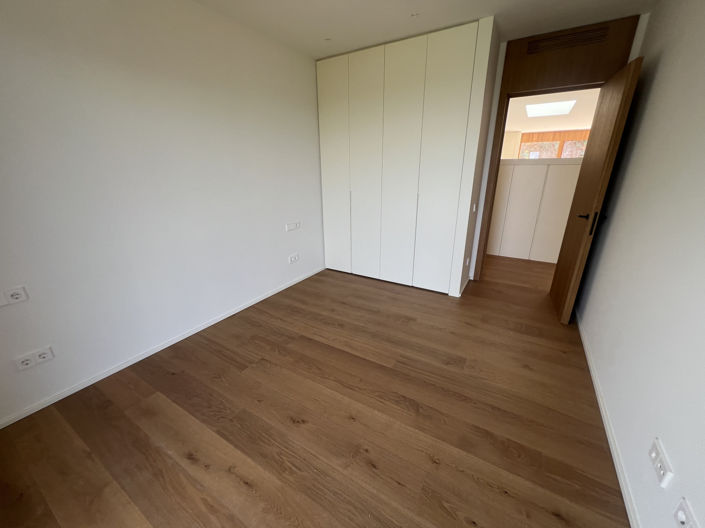 Image No.20-4 Bed Property for sale