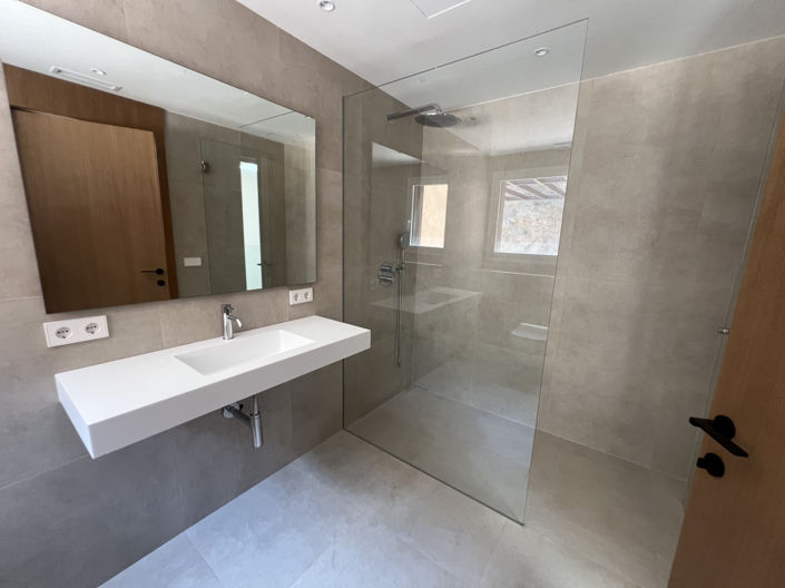 Image No.23-4 Bed Property for sale