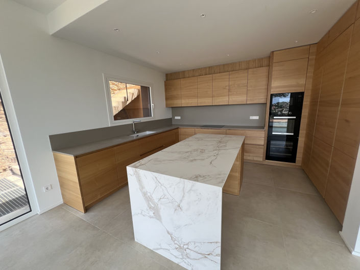 Image No.31-4 Bed Property for sale