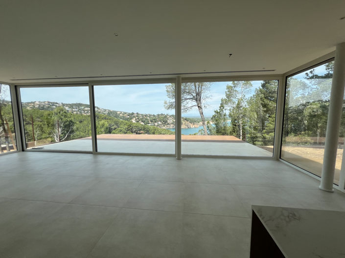 Image No.34-4 Bed Property for sale