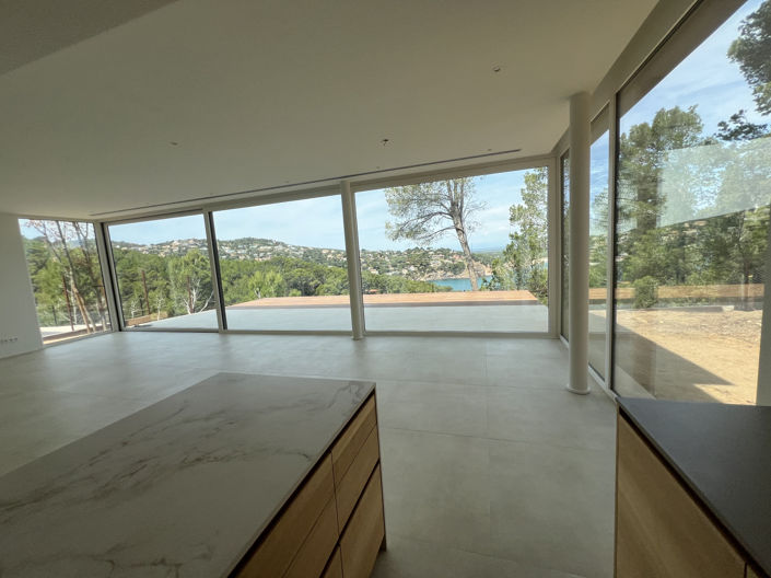 Image No.38-4 Bed Property for sale