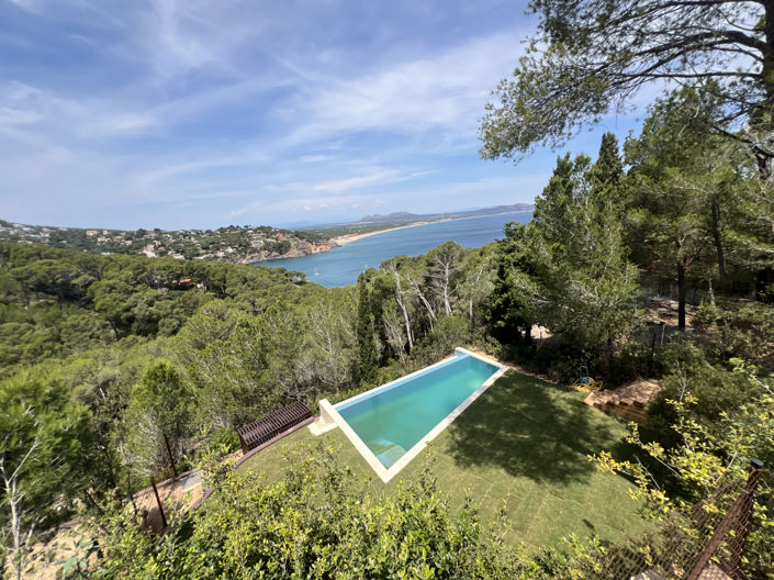 Image No.45-4 Bed Property for sale