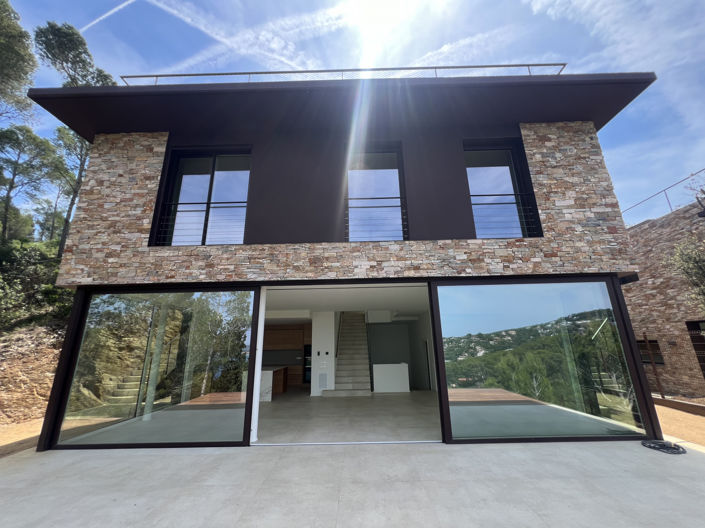 Image No.46-4 Bed Property for sale