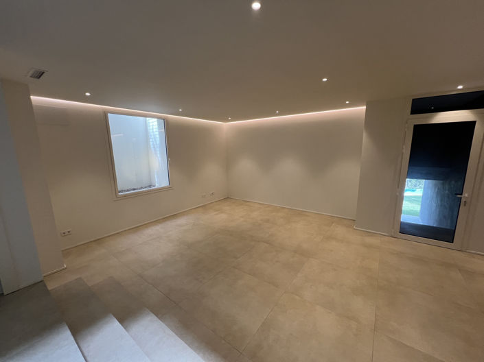 Image No.50-4 Bed Property for sale