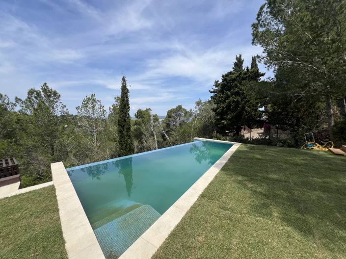 Image No.6-4 Bed Property for sale