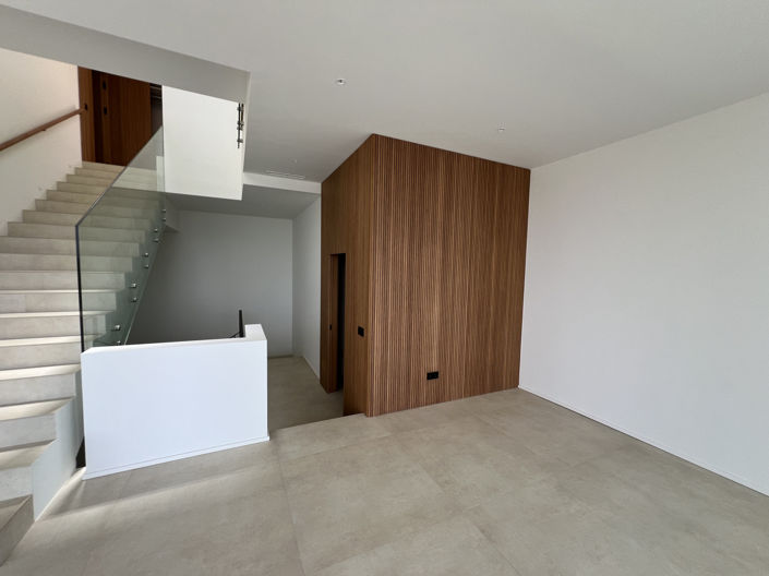 Image No.23-4 Bed Property for sale