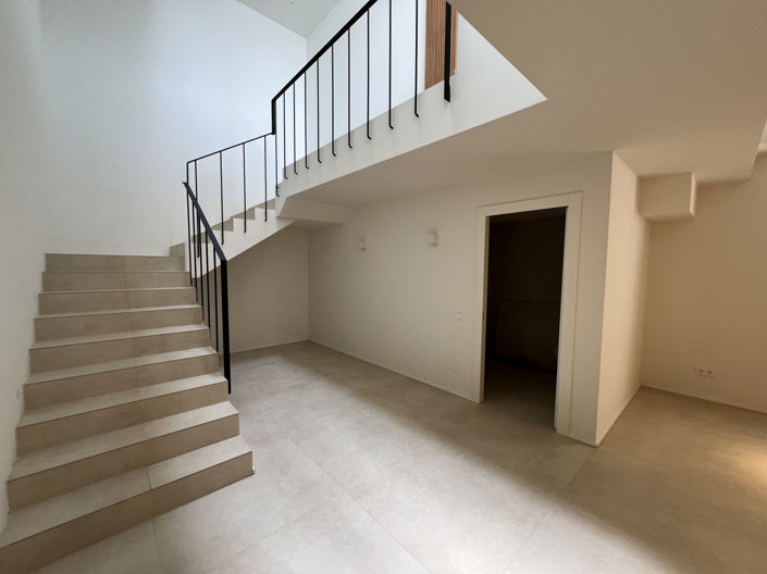 Image No.49-4 Bed Property for sale