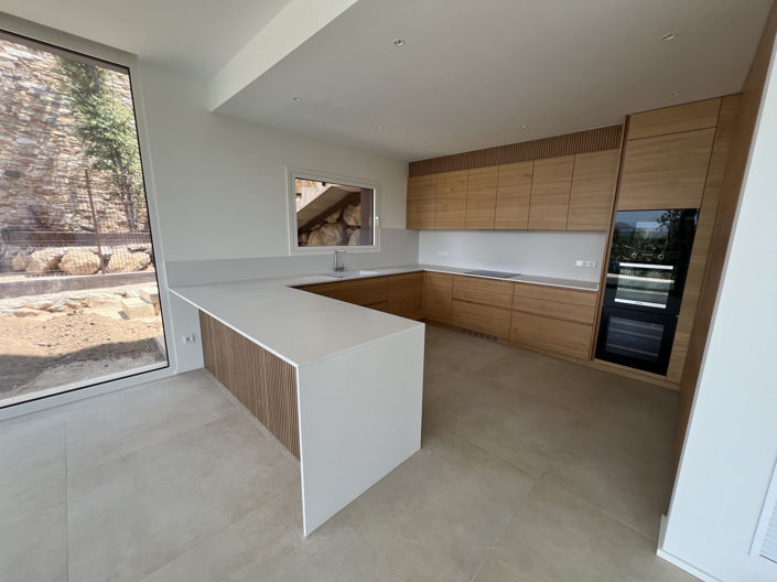 Image No.7-4 Bed Property for sale