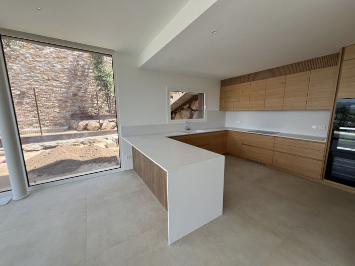 Image No.8-4 Bed Property for sale