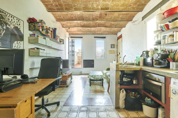 Image No.10-1 Bed Property for sale