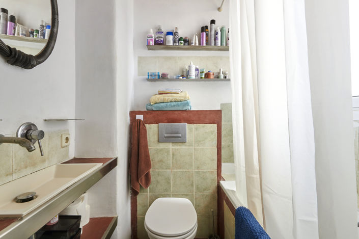 Image No.13-1 Bed Property for sale