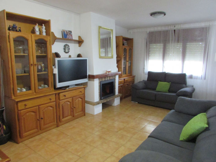 Image No.10-3 Bed Property for sale