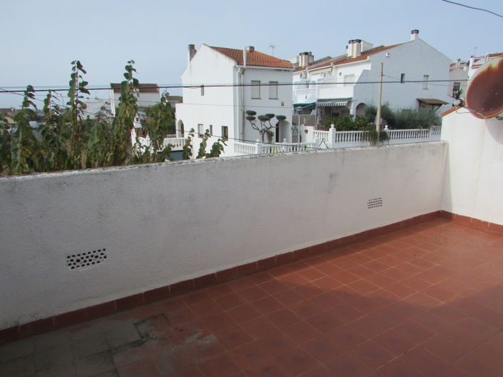 Image No.18-3 Bed Property for sale