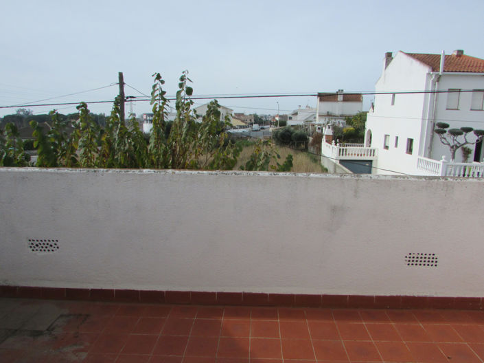 Image No.20-3 Bed Property for sale