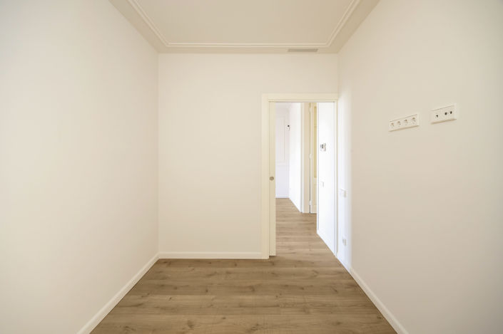 Image No.16-2 Bed Property for sale