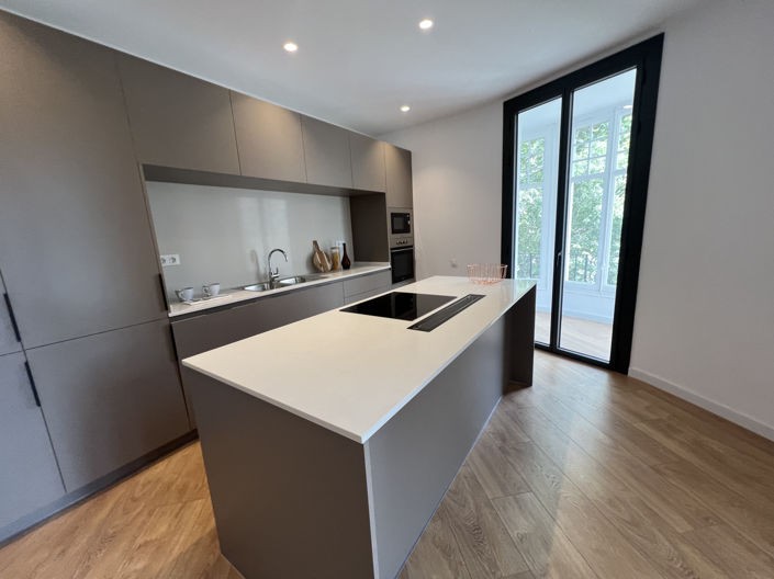 Image No.17-3 Bed Property for sale