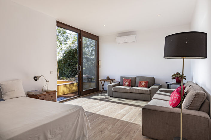 Image No.18-3 Bed Property for sale