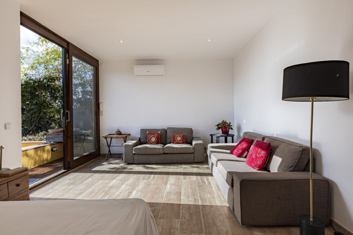 Image No.19-3 Bed Property for sale