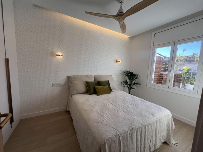 Image No.11-2 Bed Property for sale