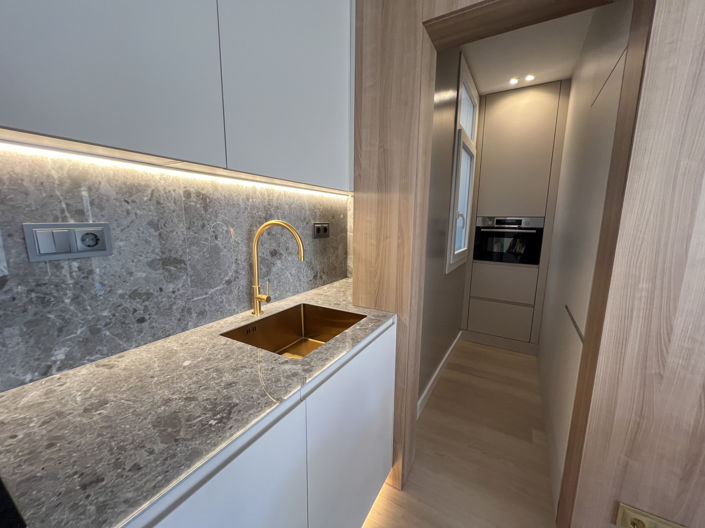 Image No.7-2 Bed Property for sale