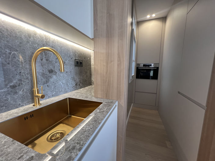 Image No.8-2 Bed Property for sale