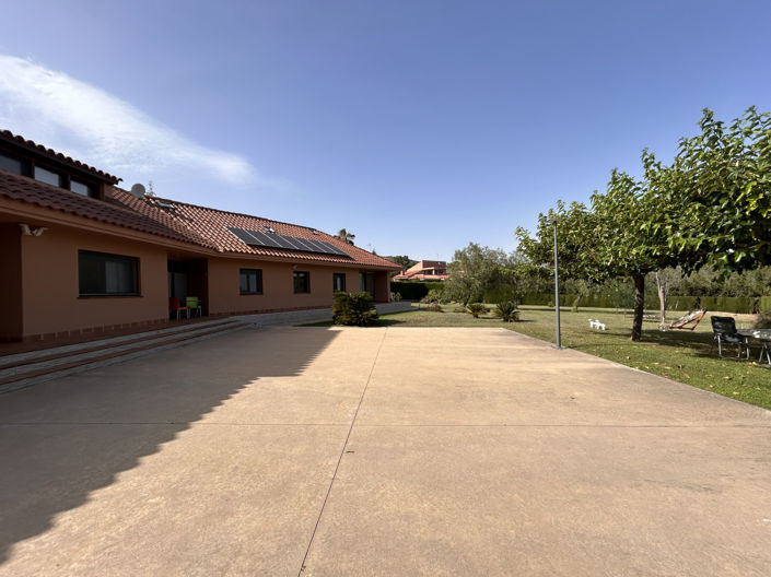 Image No.11-4 Bed Property for sale