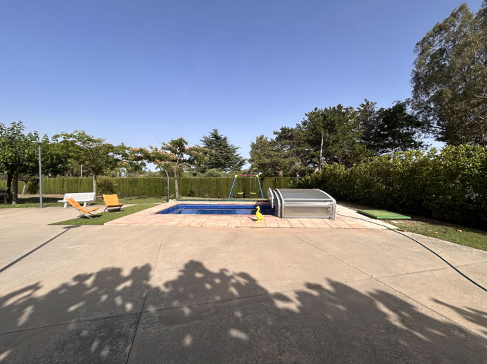 Image No.15-4 Bed Property for sale
